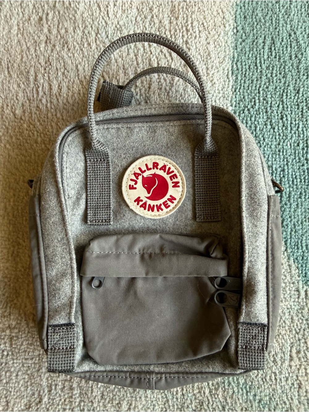 Fjallraven Kånken Mini Backpack in Grey Felt with Red Logo